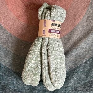NWT (2)  Muk Luks Cabin Sock Slipper